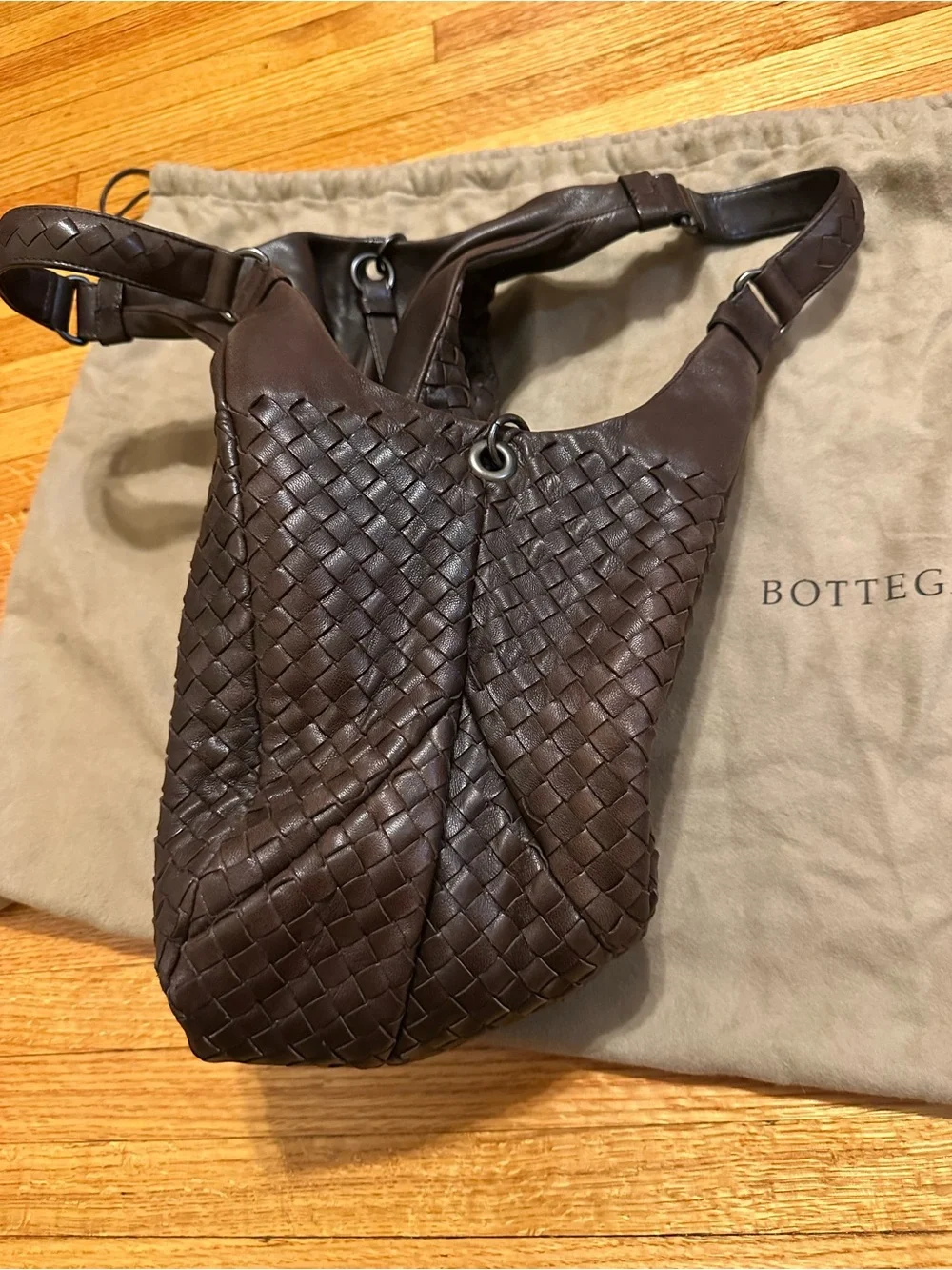 Nappa Intrecciato Medium Campana Hobo